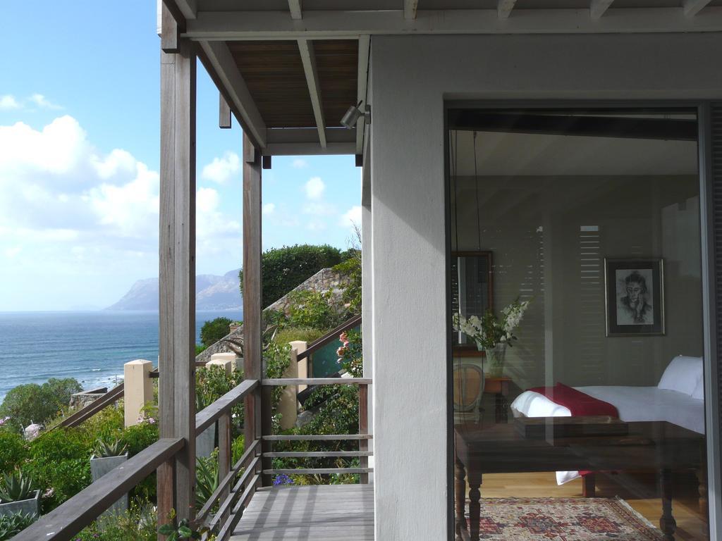 Seaview In *